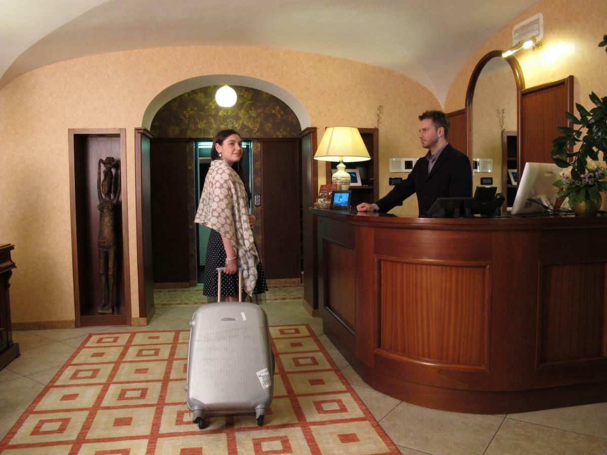 ヴィラ マリア ホテル モンテカティーニ・テルメ エクステリア 写真